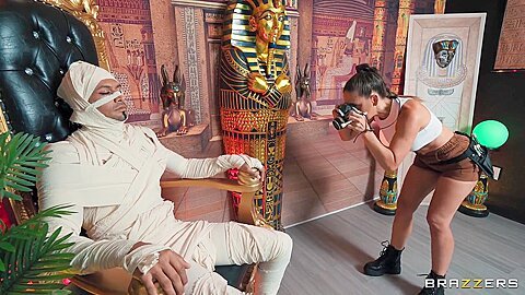 Lucky Stiff – Cherie Deville